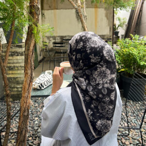 Layla Rossa Che'l in Shadow