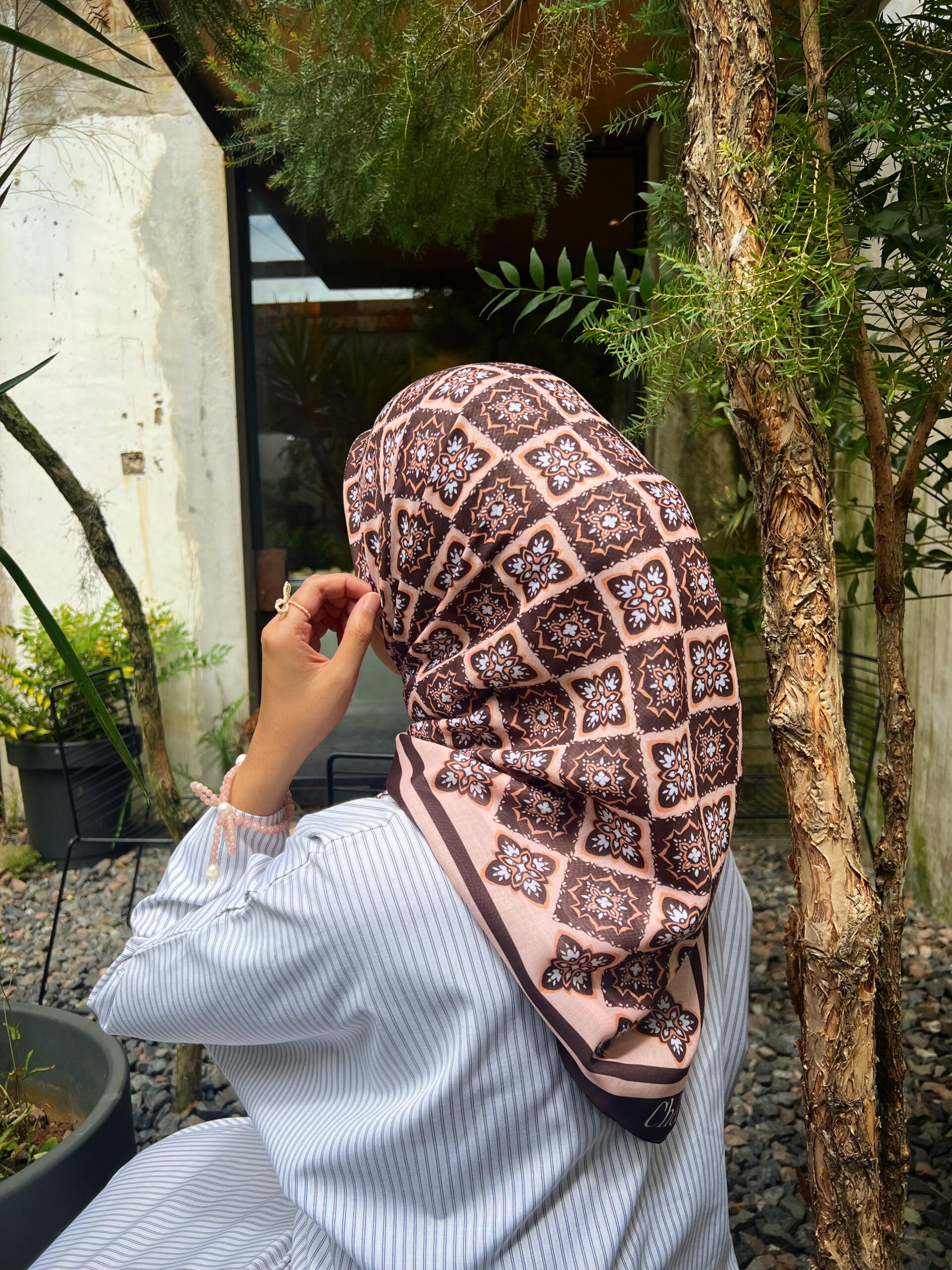 Pörcelain Che'l in Ruth Moroccan