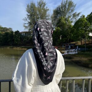 The Coquette Chél in Swan Lake